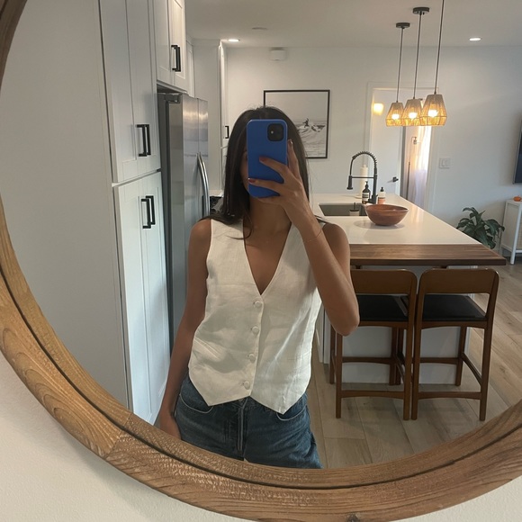 Iris Vest in Orchid White - Picture 5 of 5